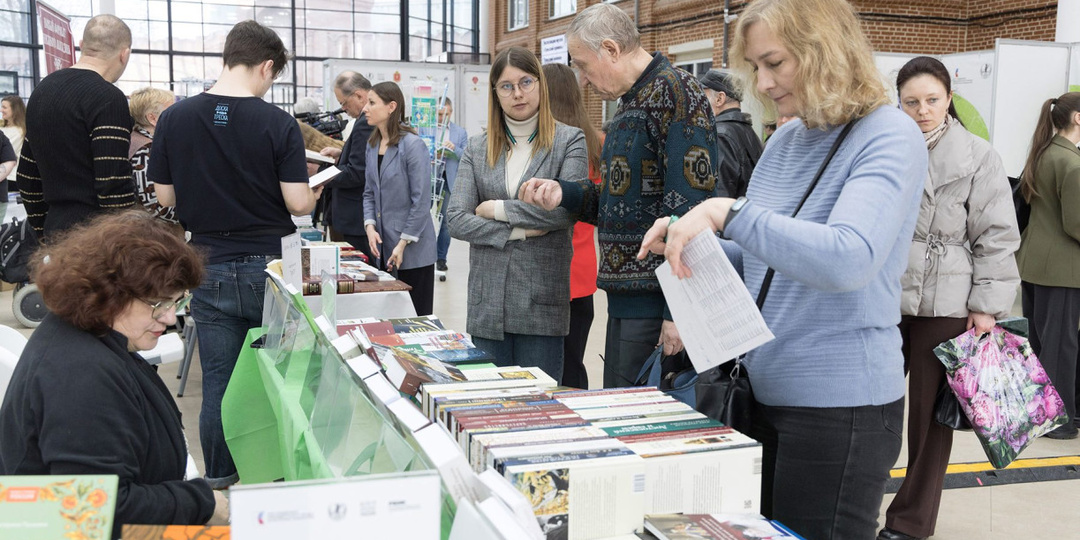 «Тула читает!»: в атриуме кремля открылся масштабный книжный фестиваль