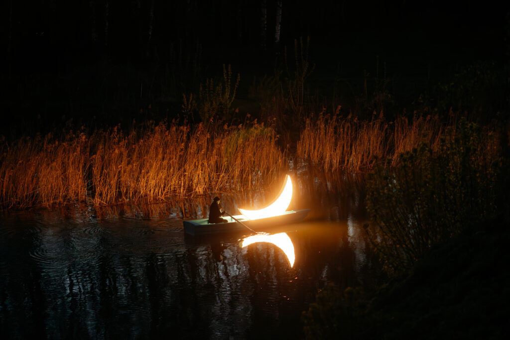     «Частная луна» / Леонид Тишков