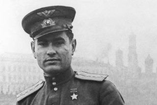 Алексей Мересьев: что власть сделала с легендарным летчиком в 90-е