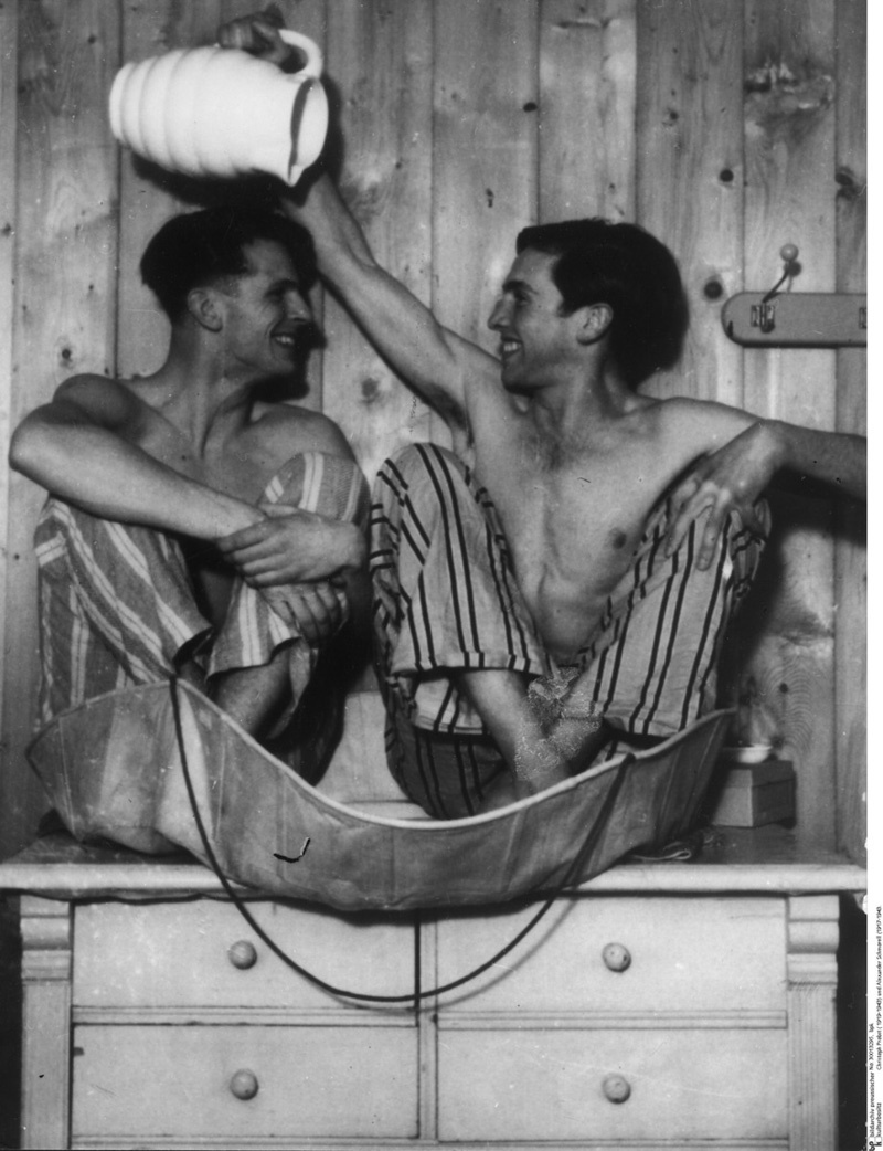 Кристоф Пробст и Александр Шморель из студенческой группы сопротивления «Белая роза» (1941)