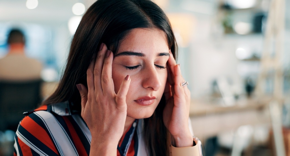 ​​Почему при мигрени возникает тошнота (и даже рвота)