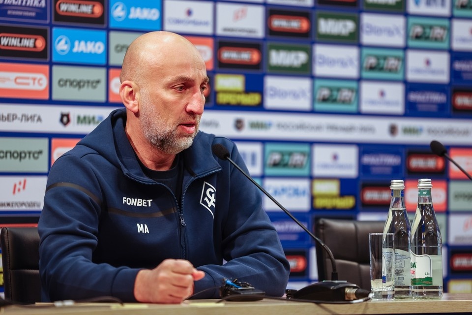    Магомед Адиев покинул пост главного тренера «Крыльев Советов» 1 апреля 2026 года Сайт ПФК "Крылья Советов"