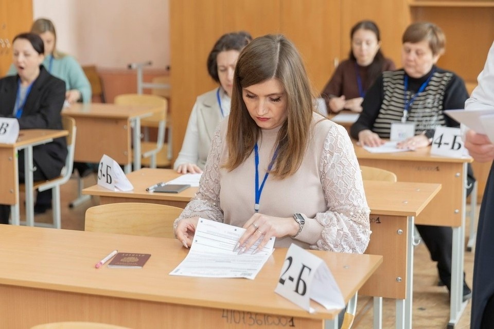    Всего в акции приняли участие родители старшеклассников из 12 округов ДНР. Фото: ТГ/Трофимов
