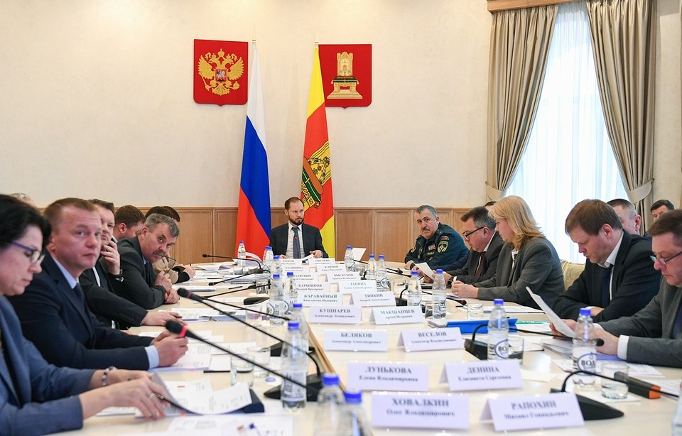    Глава региона провел заседание межведомственной комиссии по земельным отношениям. ПТО