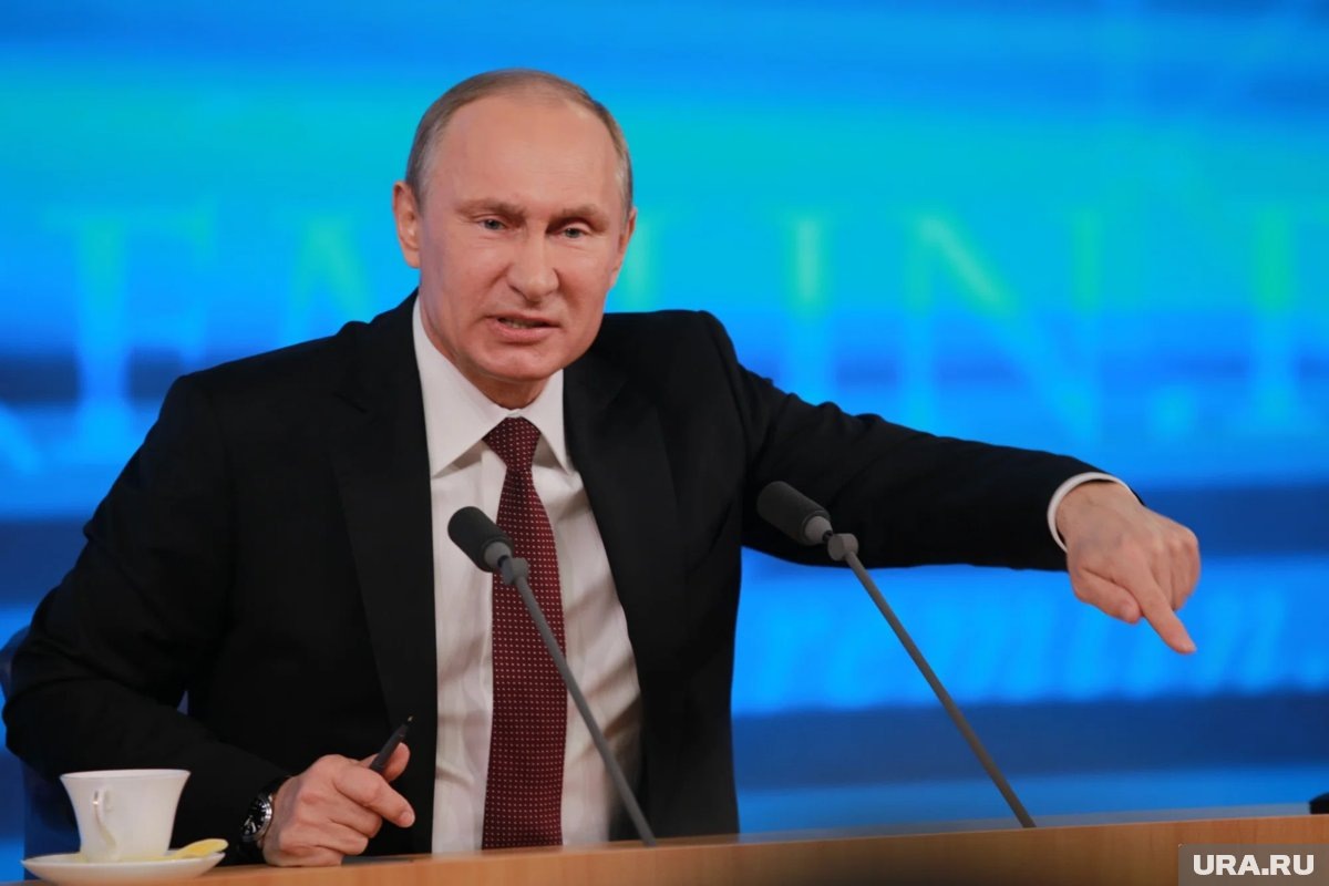    Владимир Путин недоволен тем, что сбои не дают доступ россиянам к жизненно важным интернет-сервисам