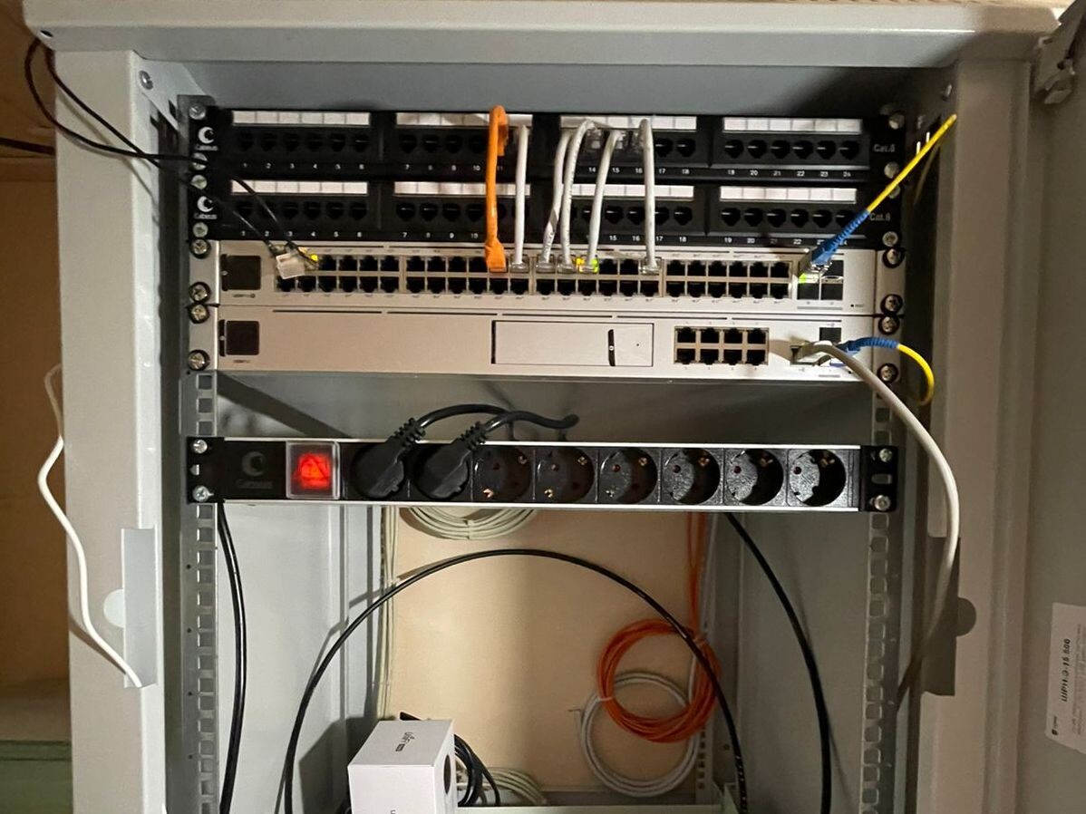 Шкаф слаботочных систем