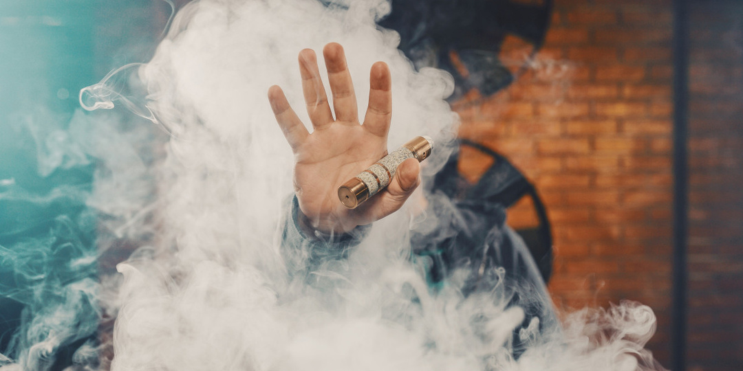 Регионам России в мае разрешат запрещать торговлю вейпами