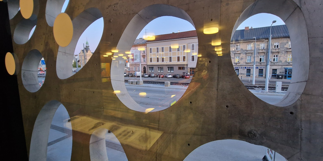 Театр, который местные называют сыром, а я в нем наконец-то побывала. Чехия, Пльзень