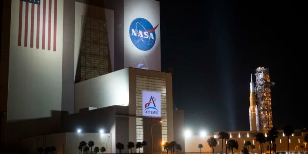 Трамп vs Конгресс: битва за NASA и при чём здесь рептилоиды с плоской Землёй