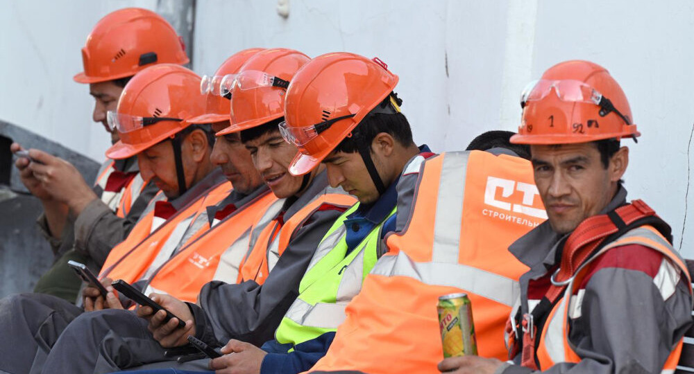 «Как чумы боятся слова „русский“»: в Госдуме обсудили жесткие меры против мигрантов