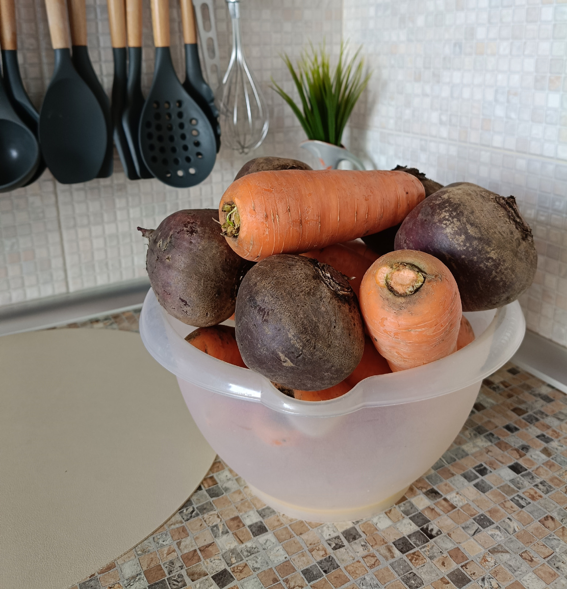 Почистила овощи