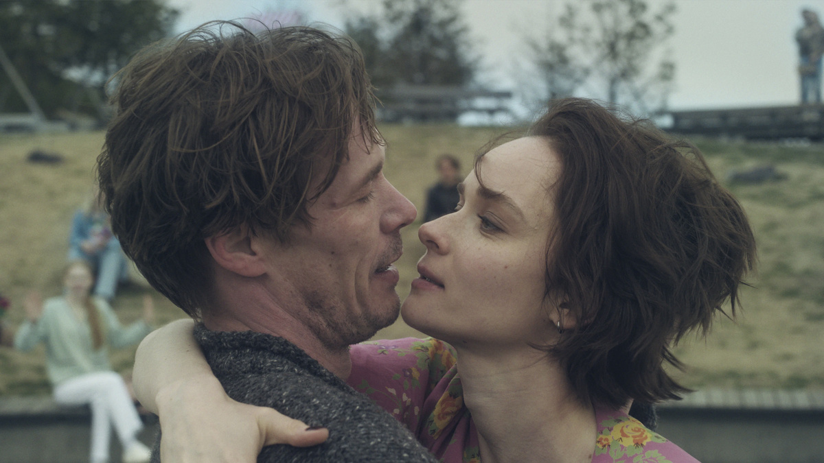 Кадр из фильма "Большая земля"