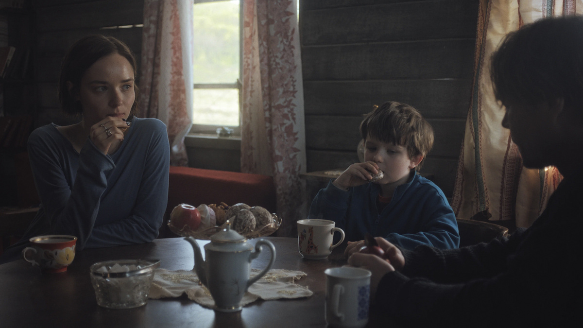 Кадр из фильма "Большая земля"