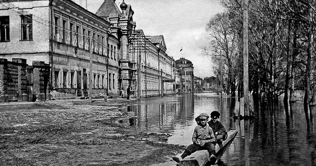 «Логовища мокрых улиц»: Тайны самого запретного района старой Казани 🕵️‍♂️