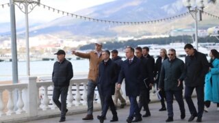 Геленджик готовит пляжи к началу сезона