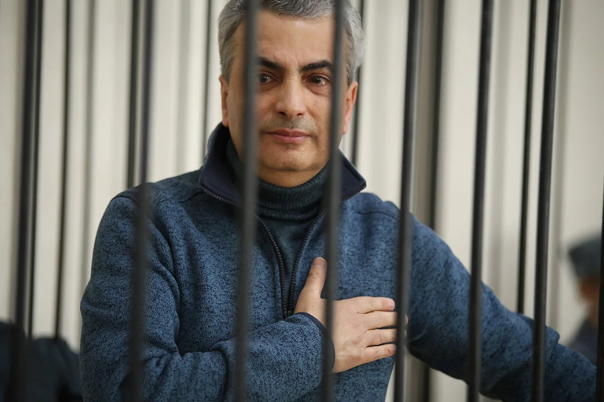 Лев Шлосберг в зале суда. Фото: «Эхо Псковы»