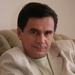   — В 1998 году Амирхан Еники напечатал в газете «Мәдәни җомга» эссе «Таң ата да кич була» («С рассветом наступает закат», — прим. авт.). Он описал там последние переживания Мутыги, — рассказал Газиев. — Что поделаешь, как говорит Амирхан Еники, у гениев бывают разные стороны. И у Тукая они были — что-то не пережил, что-то не простил... Но мы не должны забывать то, что сказал Амирхан Еники: за великим поэтом Габдуллой Тукаем стоит бледная тень Камиля Мутыги!