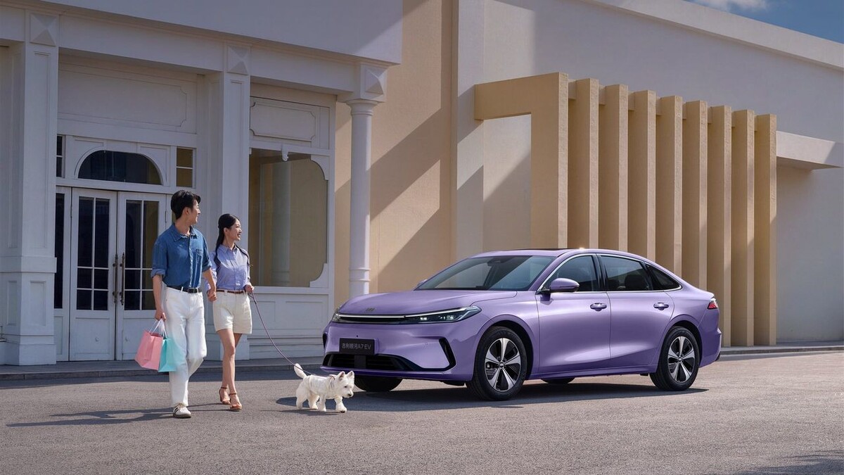    Geely Galaxy A7 EV. Фото Geely