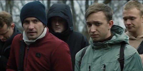 "Я бы, получив повестку, сбежал. Хорошо, что у меня бронь." Фото: secatorhome.livejournal.com