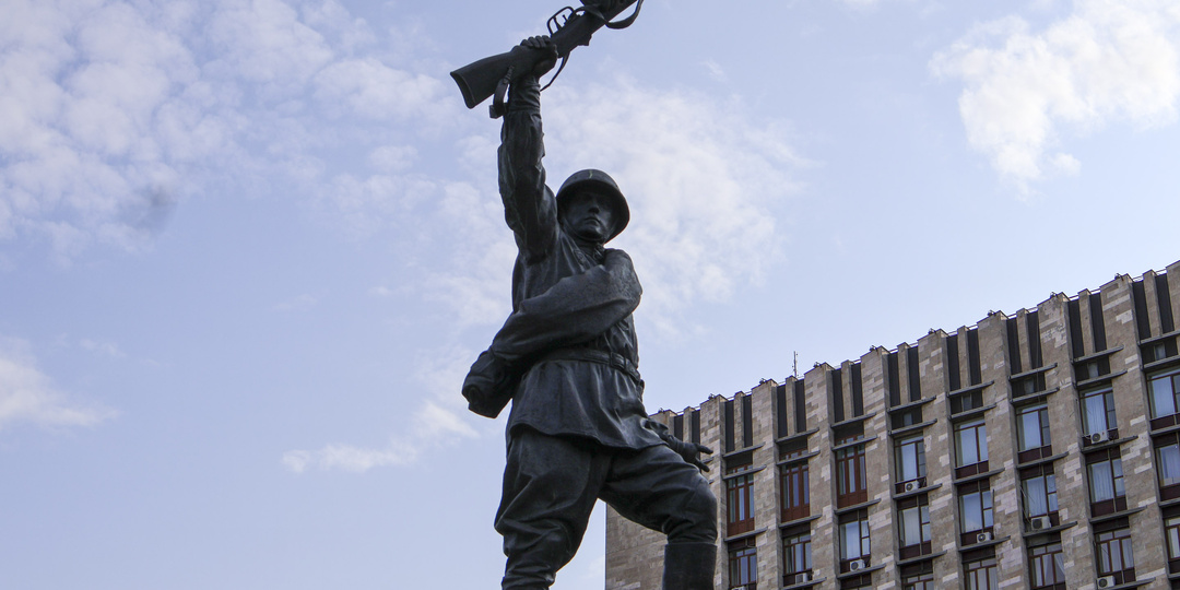 В Латвии полиция фиксирует на видео граждан, чтящих память воинов ВОВ