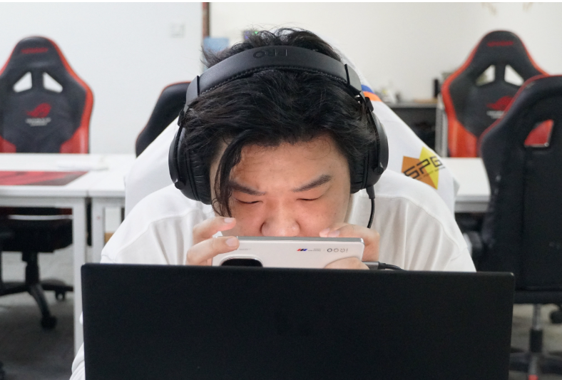 Что можно в 14 лет в России, с 18 в Китае