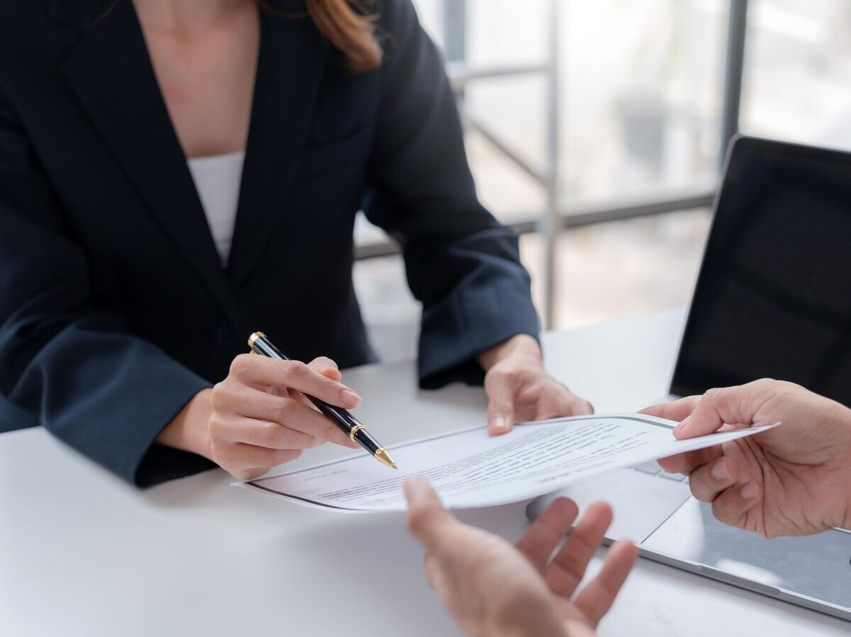    Собеседование при приеме на работу | © iStock.com / AmnajKhetsamtip