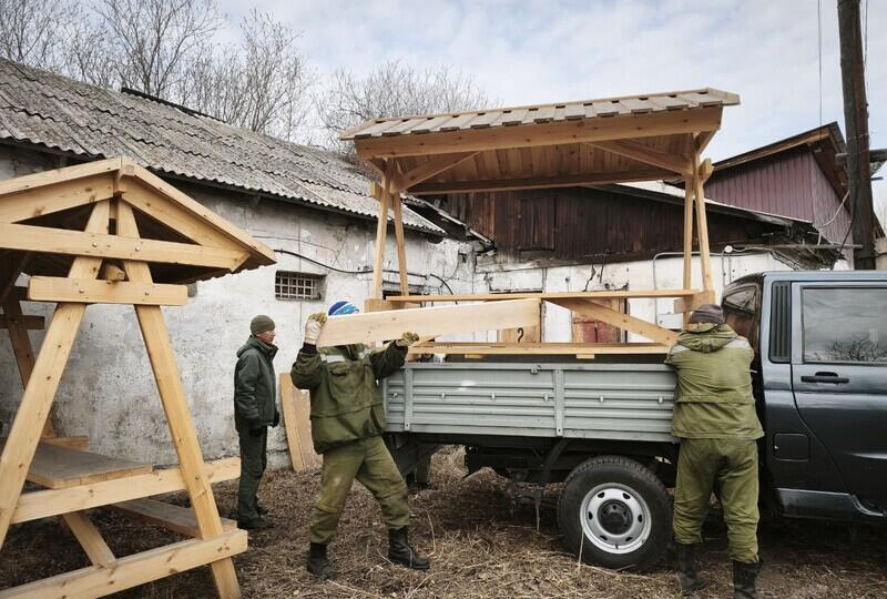 Новые беседки, туалеты и костровища устанавливают в Энхалуке на Байкале