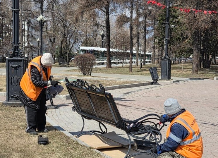 Общественные пространства облагораживают ко Дню Победы в Иркутске
