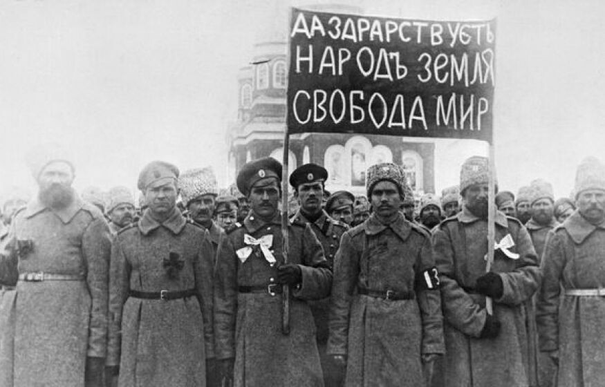    В Госдуме бьют тревогу: повторение революции 1917 года неизбежно?