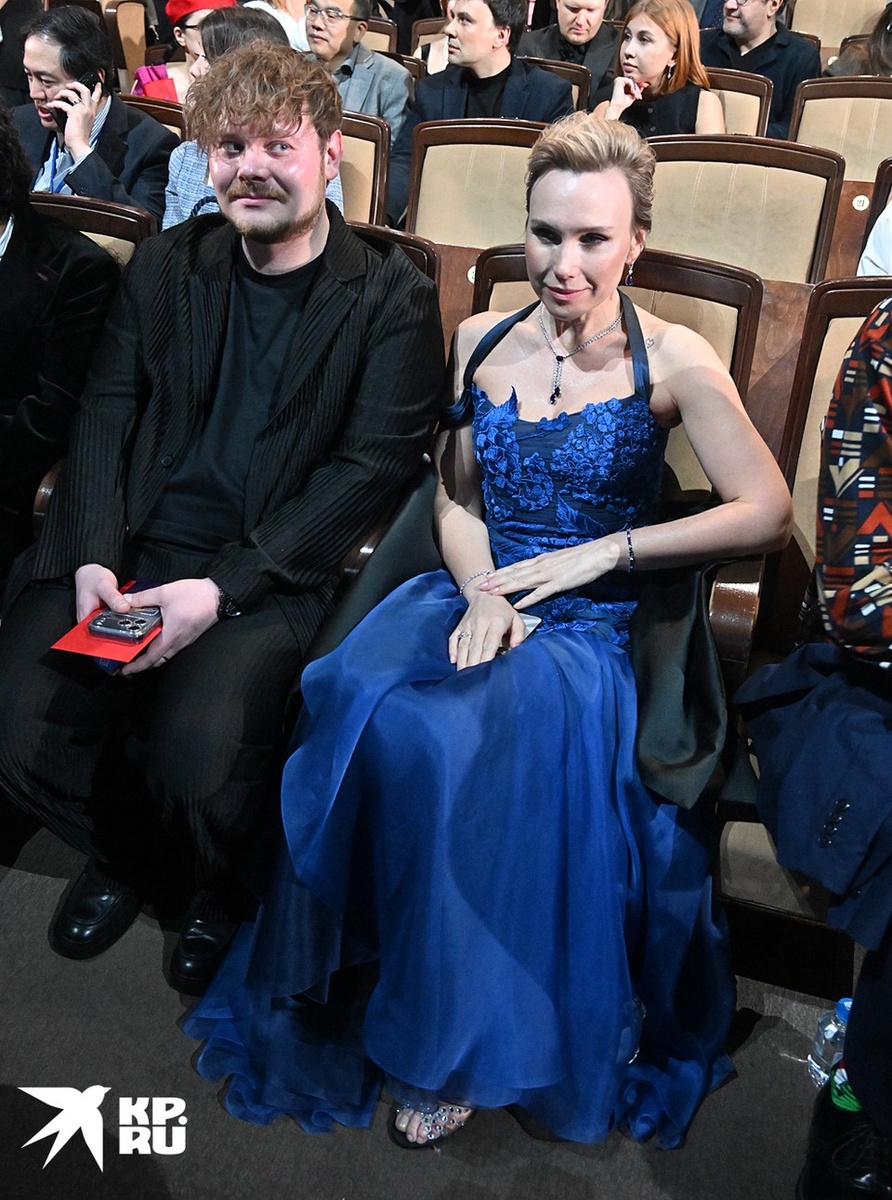    Члены жюри основного конкурса, кинорежиссёр, сценарист Иван Твердовский и актриса Дарья Екамасова Владимир ВЕЛЕНГУРИН