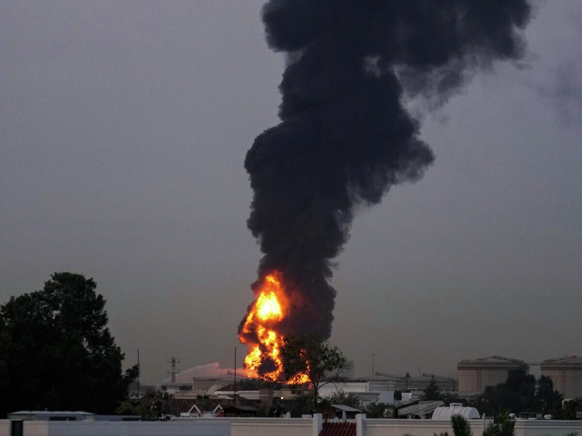    Пожар в районе международного аэропорта Дубая | © AP Photo