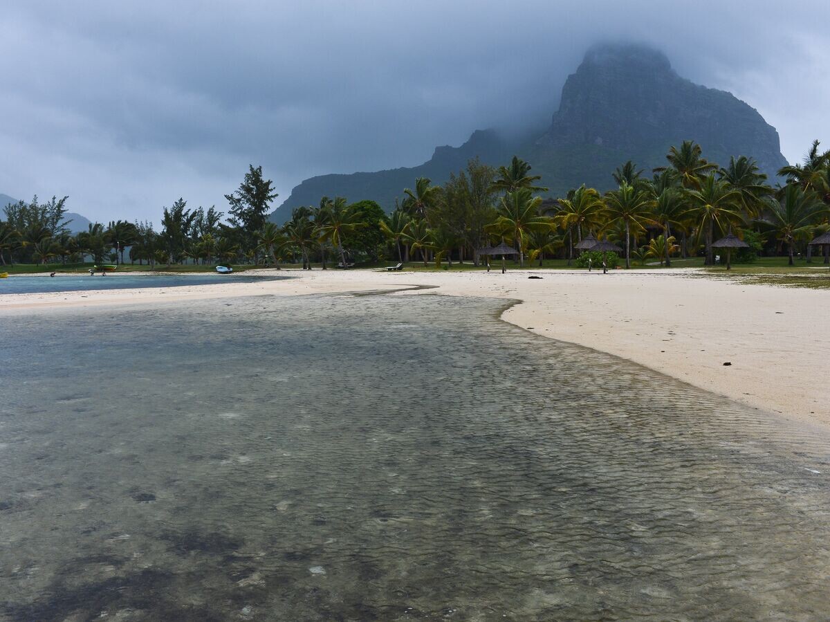    Отлив на побережье острова Маврикий (Mauritius) в Индийском океане© РИА Новости . Александр Ковалев