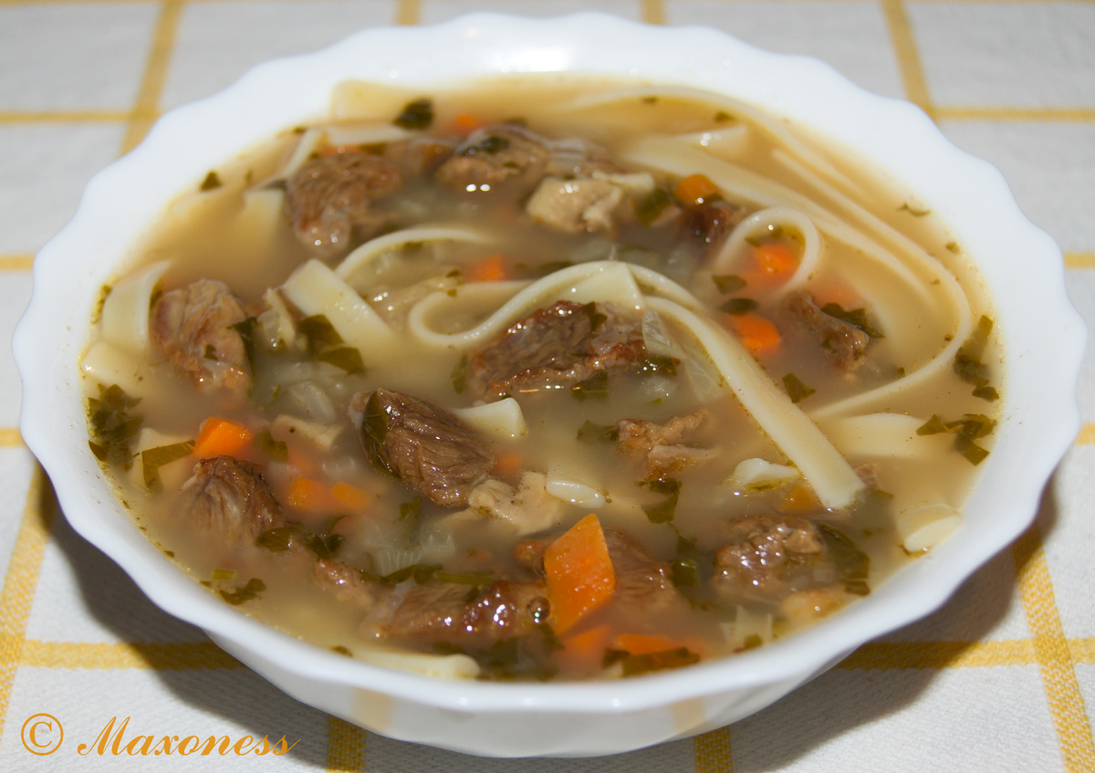 Чорба с говядиной и грибами. Молдавская кухня