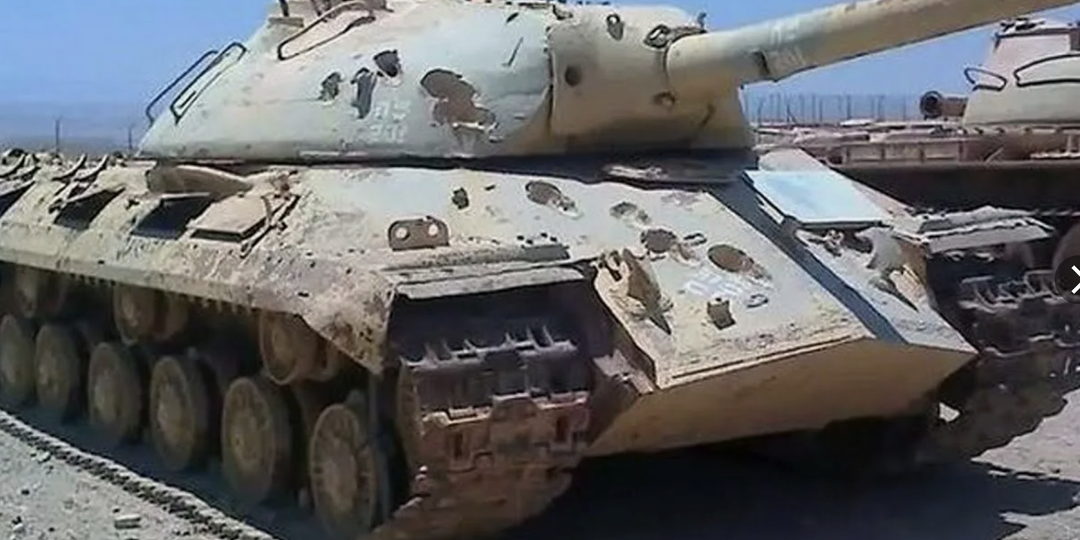 ИС-3 и попадания от танков «Шерман» и «Центурион»