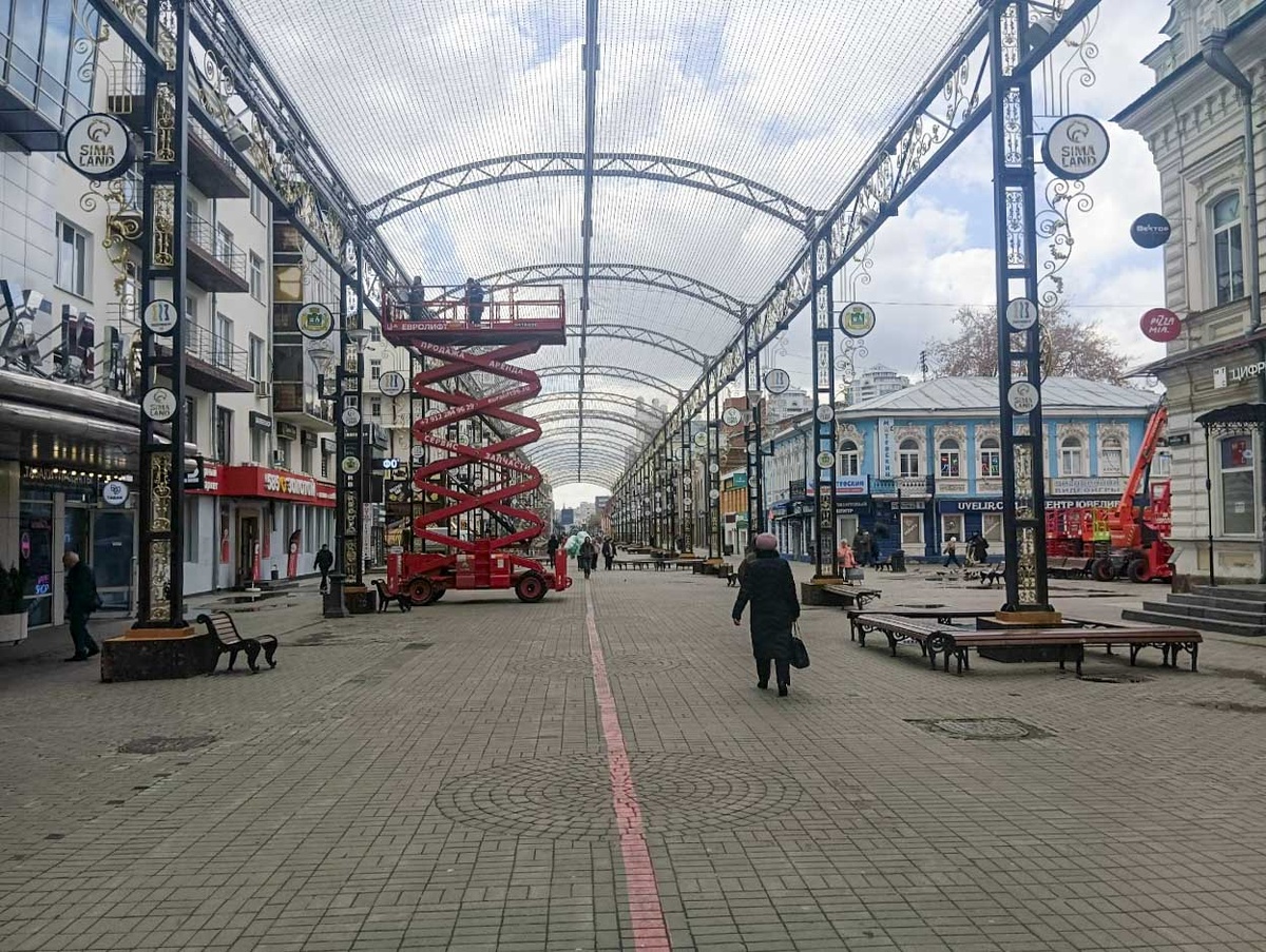 Екатеринбуржцев позвали на прощание с медиаэкраном.  Фото: ФедералПресс / Александр Калинин