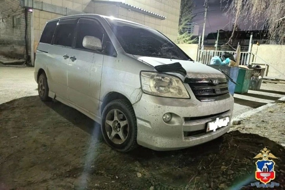    Житель Барнаула предложил собеседнику вместо отмены сделки обменять этот автомобиль на другой. Фото: пресс-служба МВД России по Алтайскому краю.