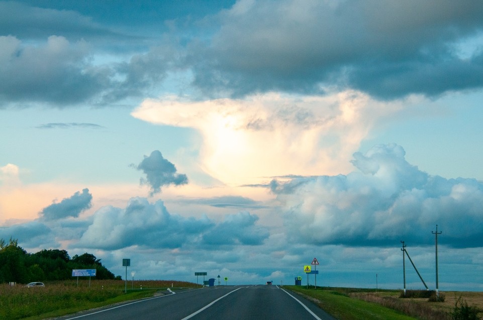    Не менее 10 человек пострадали из-за торнадо в США. Фото: Svetlana Vozmilova / Global Look Press / Global Look Press