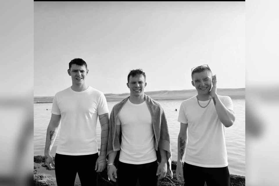    В Хакасии парень спасся из пожара, в котором погибли его друзья. На фото: Денис, Дима и Данил. Фото: соцсети