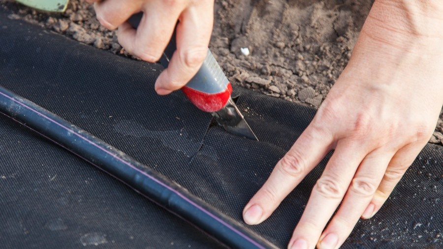 Спанбонд работает иначе.