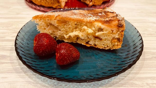 Простой яблочный пирог в духовке: Шарлотка, которая получается у всех. Секреты идеального теста и хрустящей корочки!