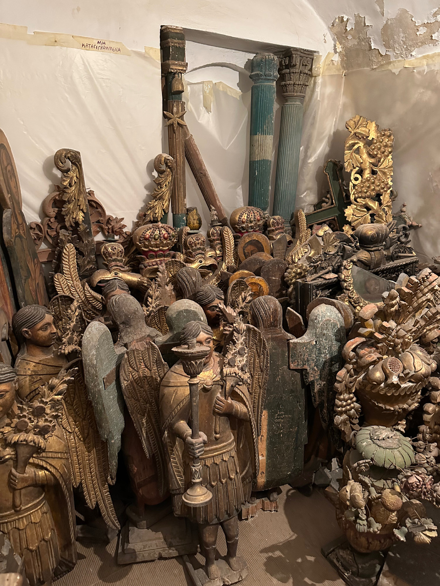 Комнаты здания до начала работ. Листай 👉