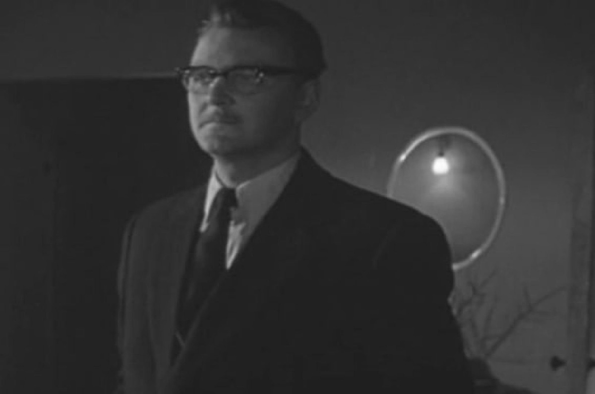    (Фото: кадр из фильма «Друзья и годы»)