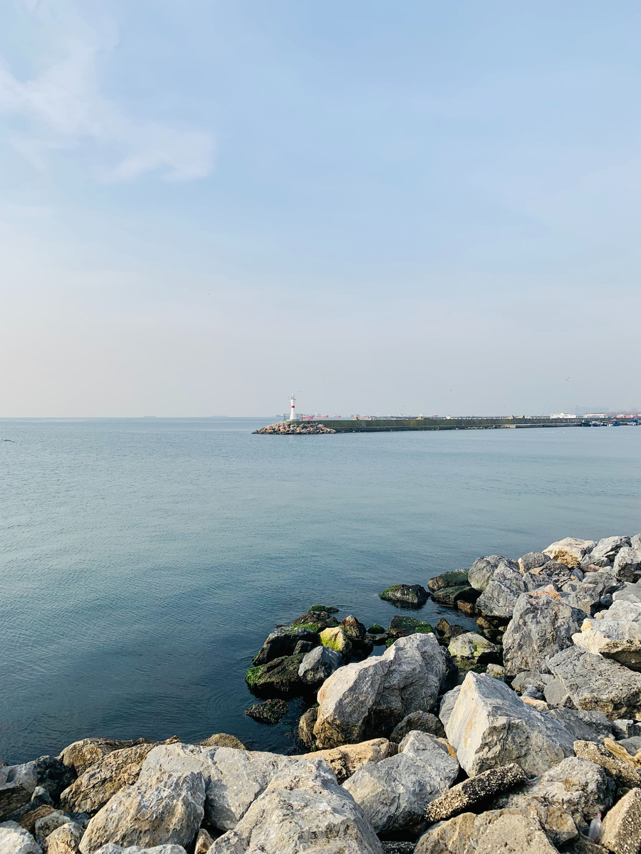 Прогулка по берегу Мраморного моря вдоль улицы Кеннеди. 