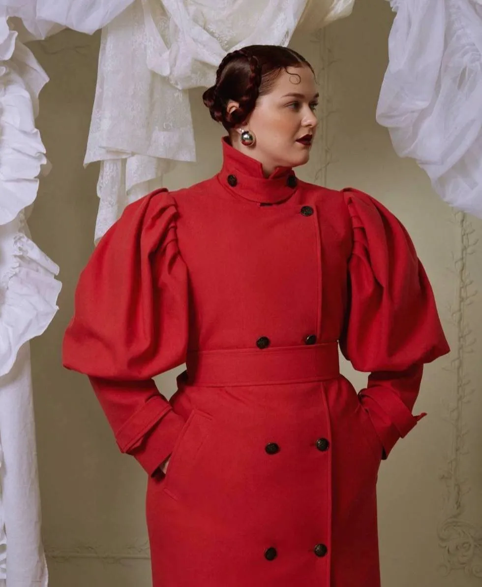 Красное пальто с рукавами-фонарями