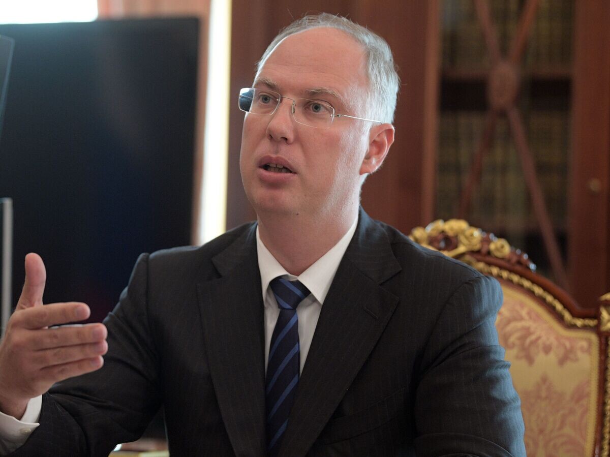    Председатель правления Российского фонда прямых инвестиций Кирилл Дмитриев во время встречи с Владимиром Путиным. 24 июля 2017© РИА Новости . Алексей Дружинин