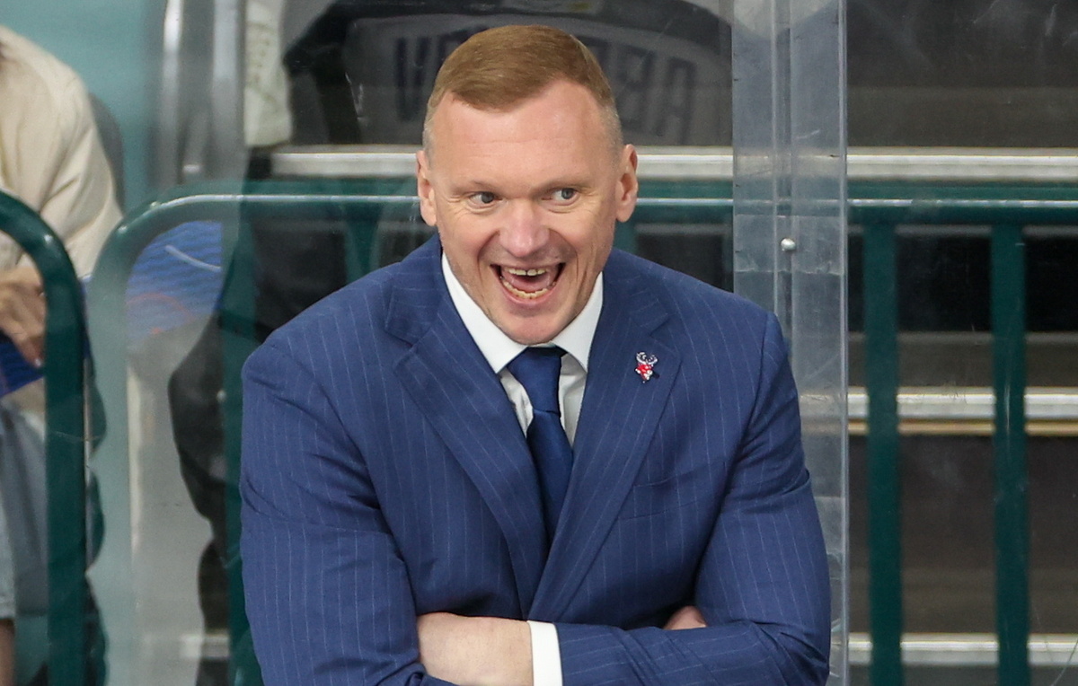    Главный тренер "Торпедо" Алексей Исаков  Петр Ковалев/ТАСС