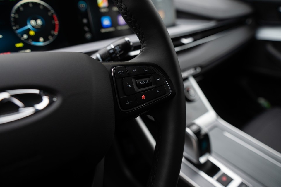    Количество тендеров сократилось на 15 процентов. Юлия ПЫХАЛОВА