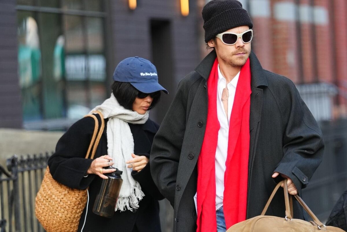    Инсайдер подтвердил помолвку Зои LEGION-MEDIA