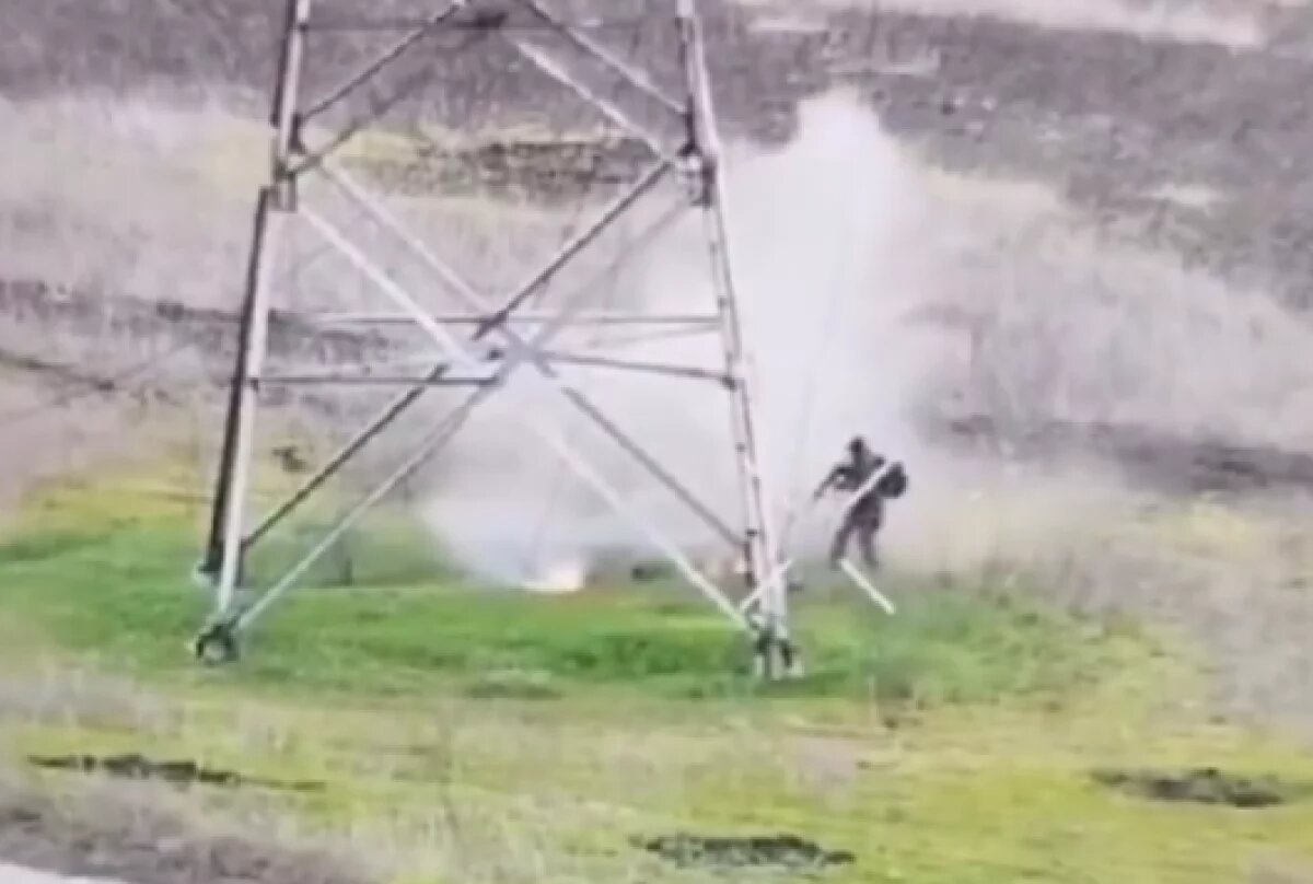    Невероятный случай: эксперт сказал, как солдат РФ увернулся от двух дронов