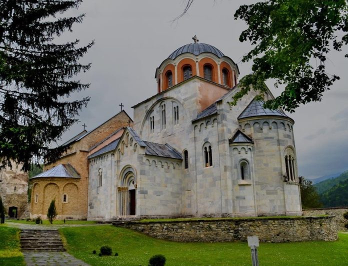 
Церковь Богородицы в монастыре Студеница в Сербии. 1183-96. https://studenicainfo.rs/ru/monastыrь-studenica-serbskaя-troice-sergieva-lavra/
